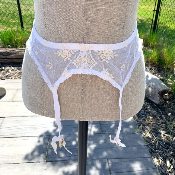 Vintage Garter Belt Suspenders Claws Ivory Sheer Embroidered Mesh - Picture 1 of 8